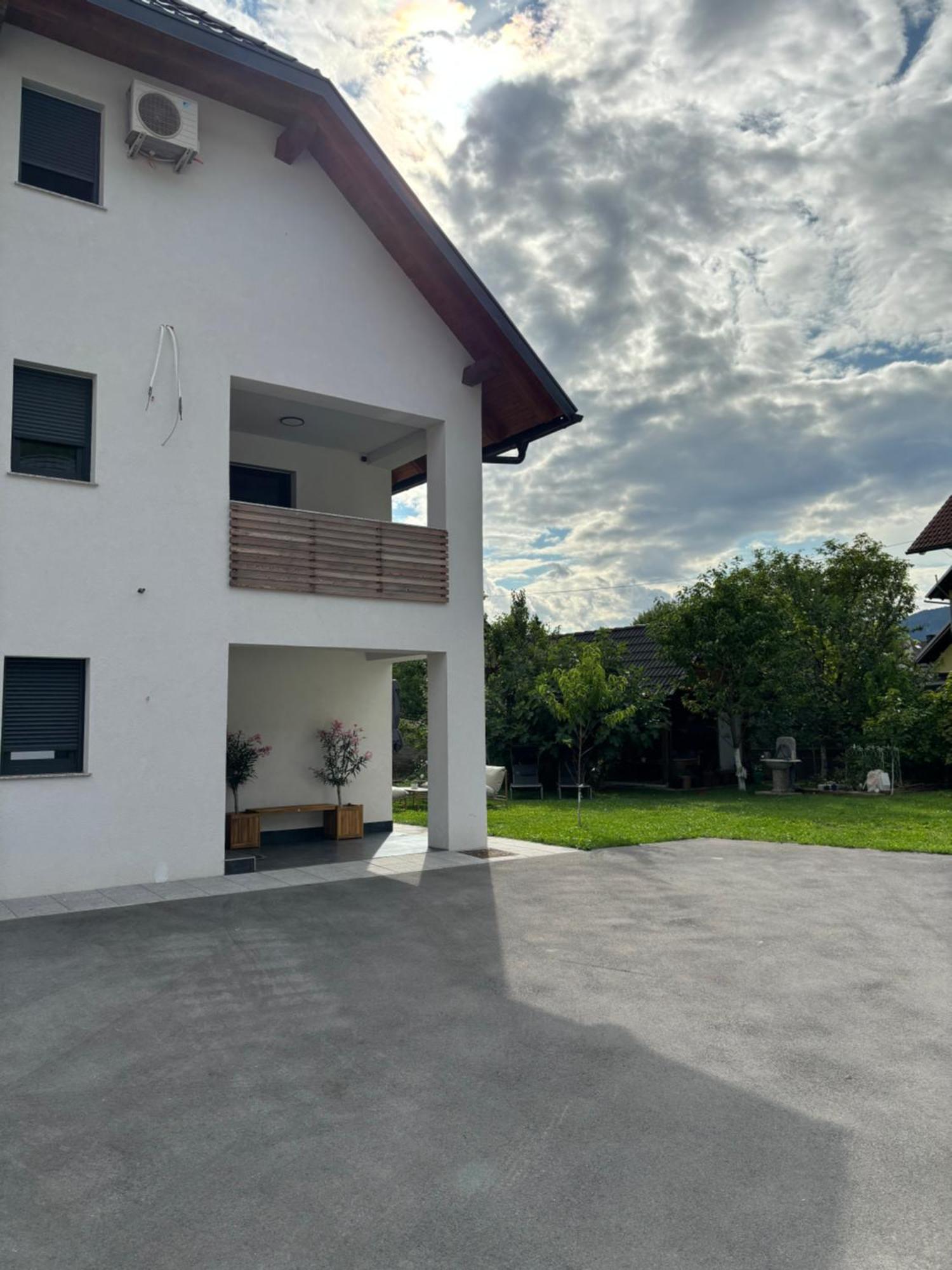 Aura Apartments Zirovnica Exterior foto